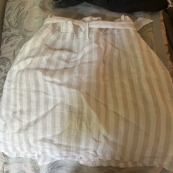 Cream and White Linen Skirt - Picture 6 of 7